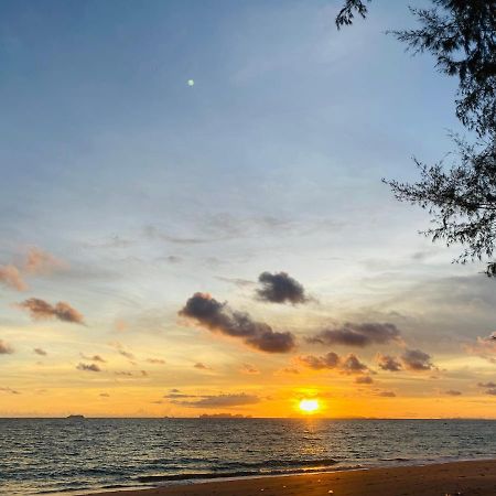 Long Beach Garden Resort เกาะลันตา ภายนอก รูปภาพ