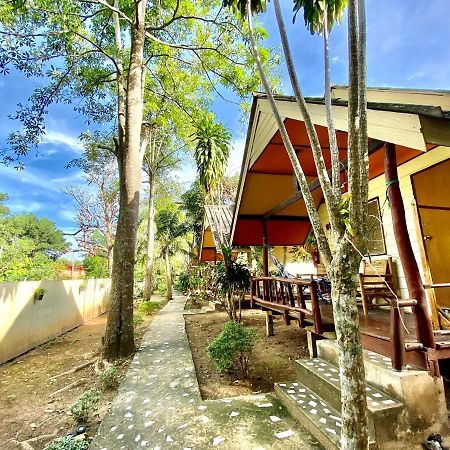 Long Beach Garden Resort เกาะลันตา ภายนอก รูปภาพ