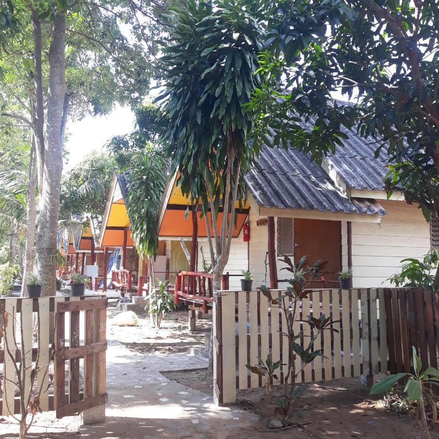 Long Beach Garden Resort เกาะลันตา ภายนอก รูปภาพ