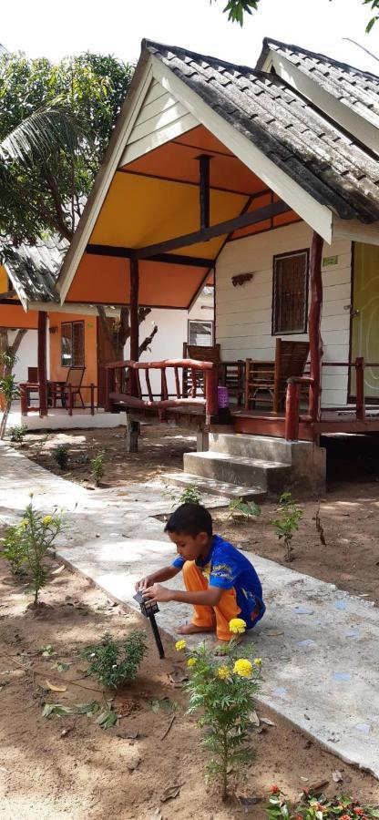 Long Beach Garden Resort เกาะลันตา ภายนอก รูปภาพ